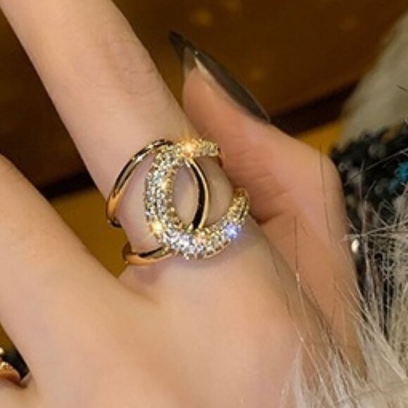 Twist Design Rhinestone Decorative Ring - Picture 2 of 3